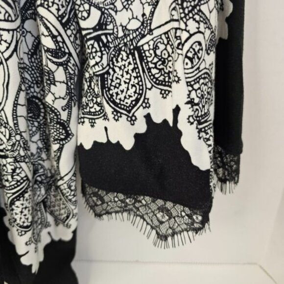 Chico's White Black Floral Printed Blouse Women Long Bell Sleeve Top Size 3 - Picture 4 of 11
